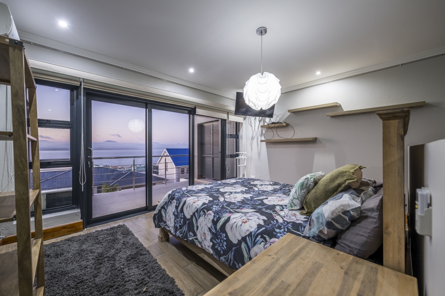 6 Bedroom Property for Sale in Mossel Bay Central Western Cape